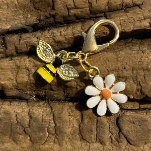 Bee and Daisy Charm Keychain